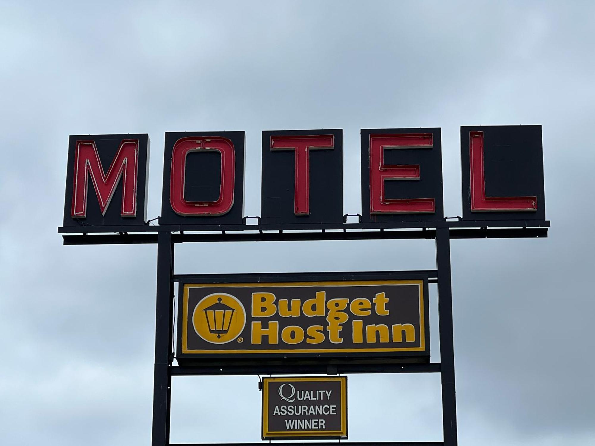 Budget Host Inn - เอ็มโพเรีย ภายนอก รูปภาพ
